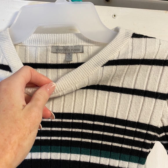 Cropped Sweater - Picture 2 of 3